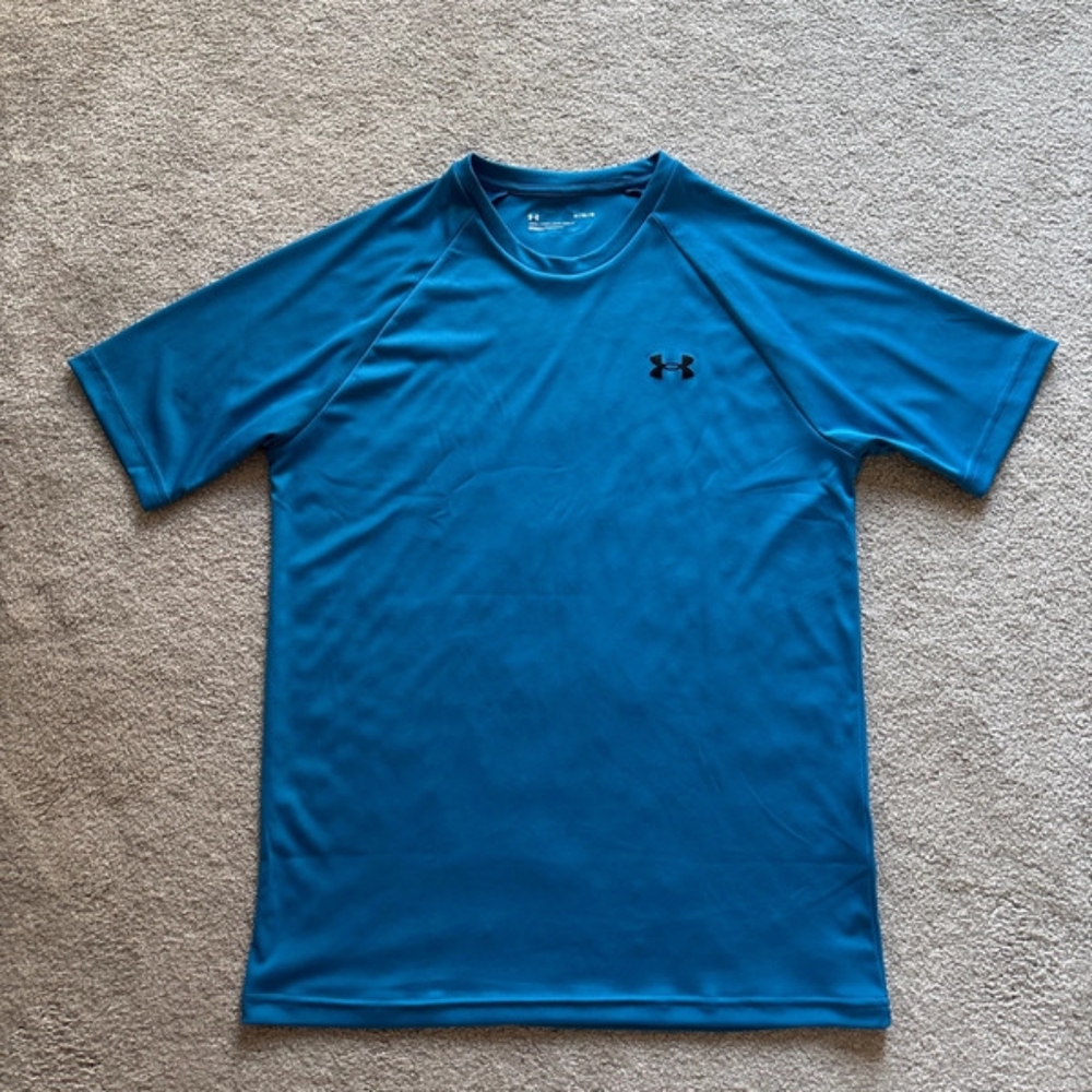 Men’s under armour top